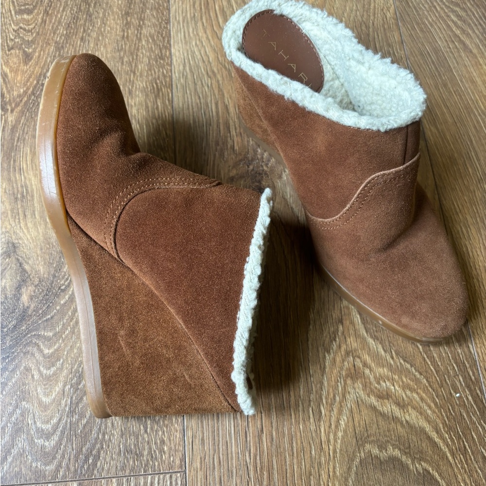 Tahari Tan Suede and Sherling Boot 6.5